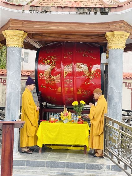 Lễ tiếp nhận công đức - Tiếng trống vọng hồn quê